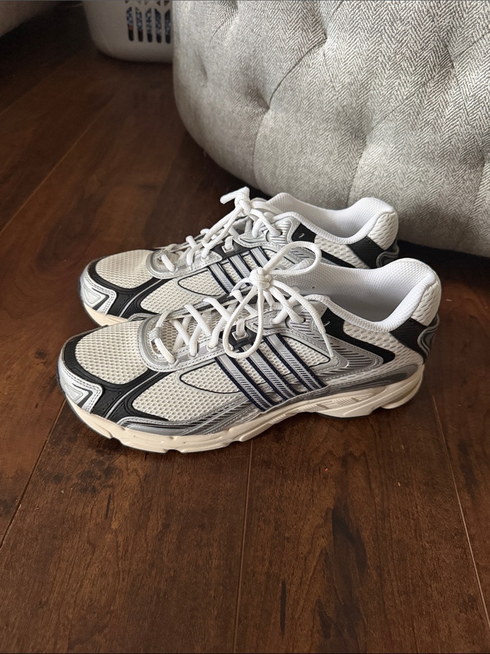 Adidas Response CL